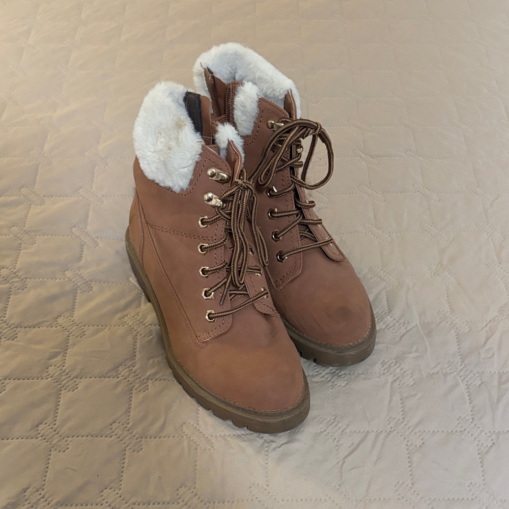 Nautica Women's Tan Fur-Lined Winter Boots